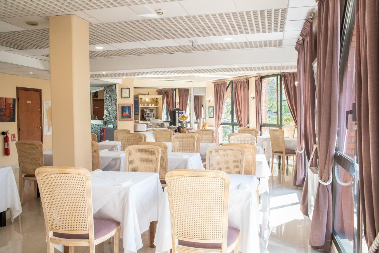 Hotel Garabel Plaisir Exterior photo